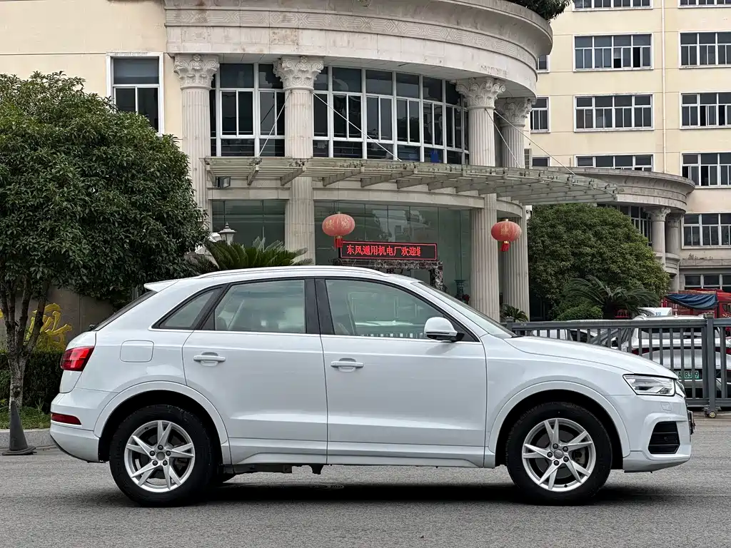Audi Q3 — фото 8