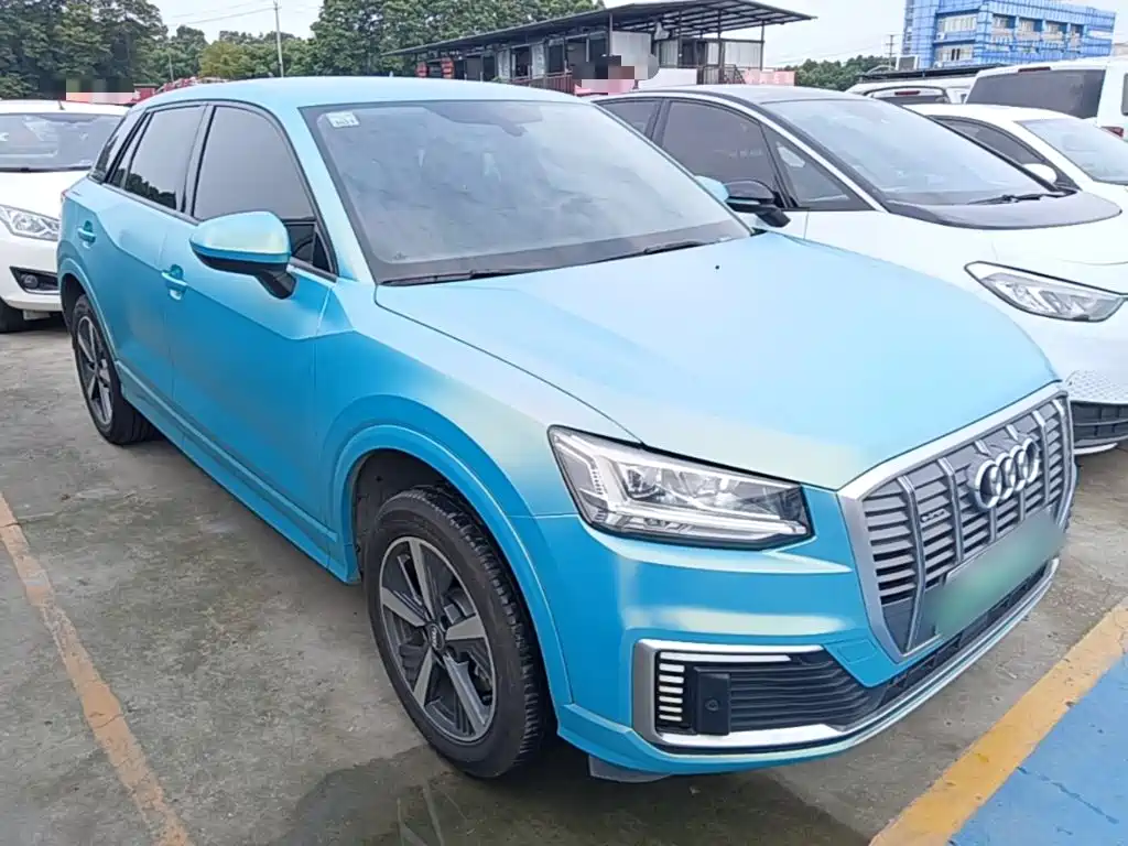 Audi Q2L e-tron — фото 4