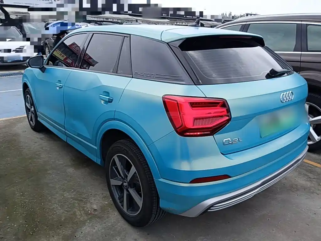 Audi Q2L e-tron — фото 5