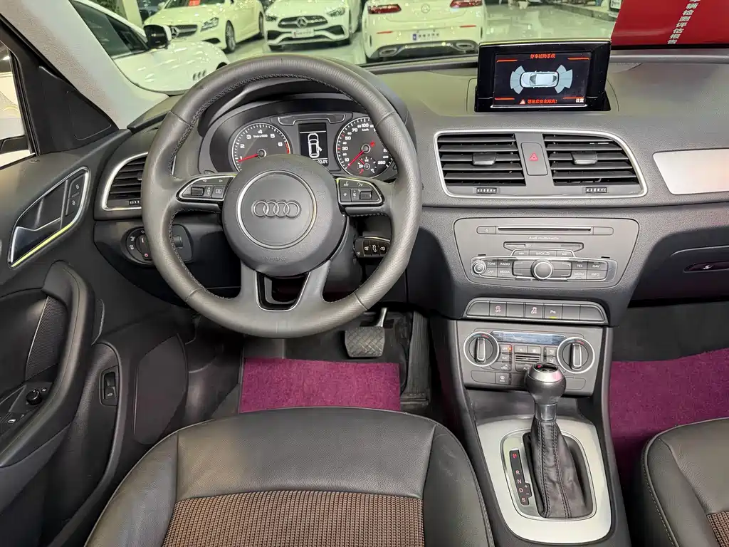 Audi Q3 — фото 17