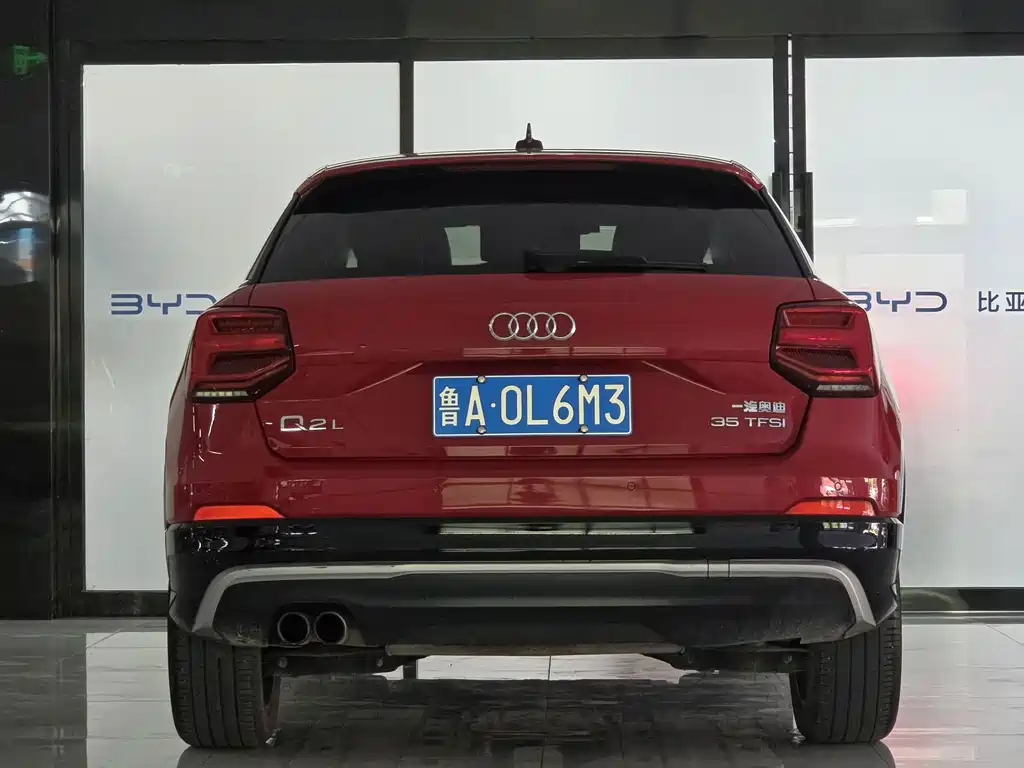 Audi Q2L — фото 10