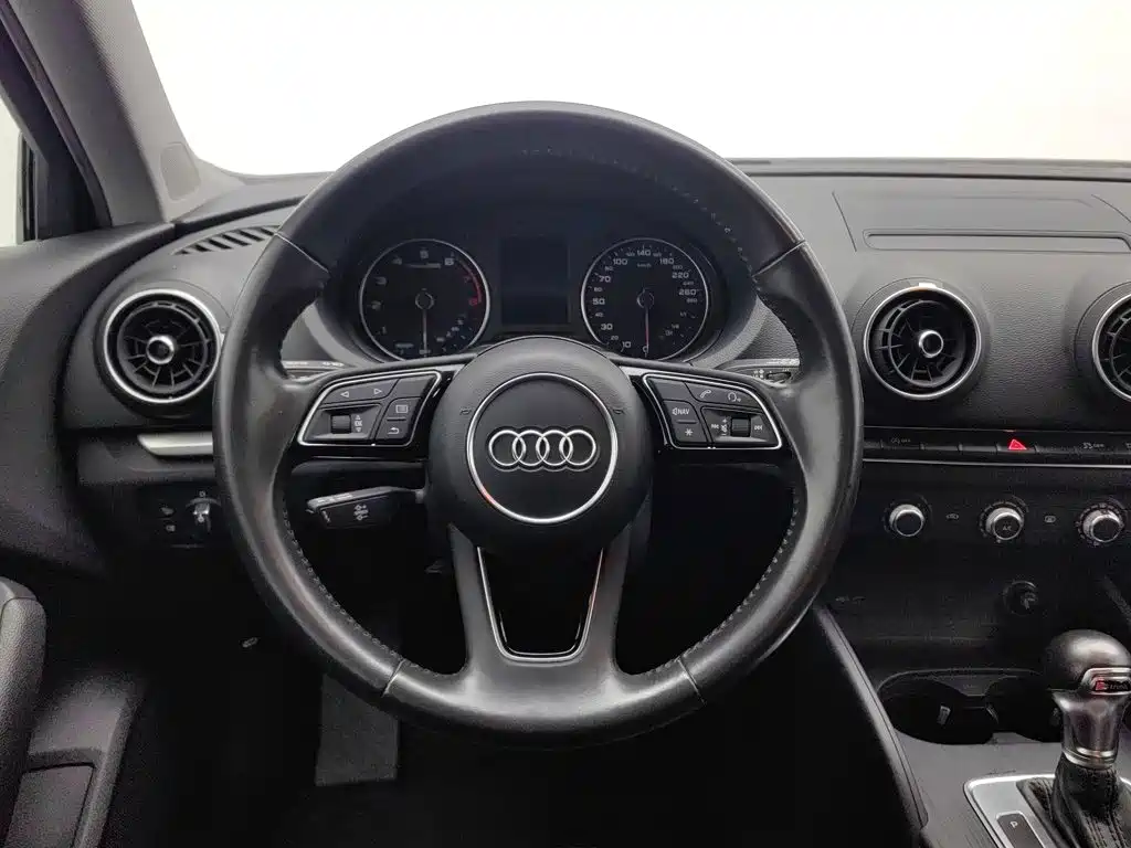 Audi A3 — фото 11