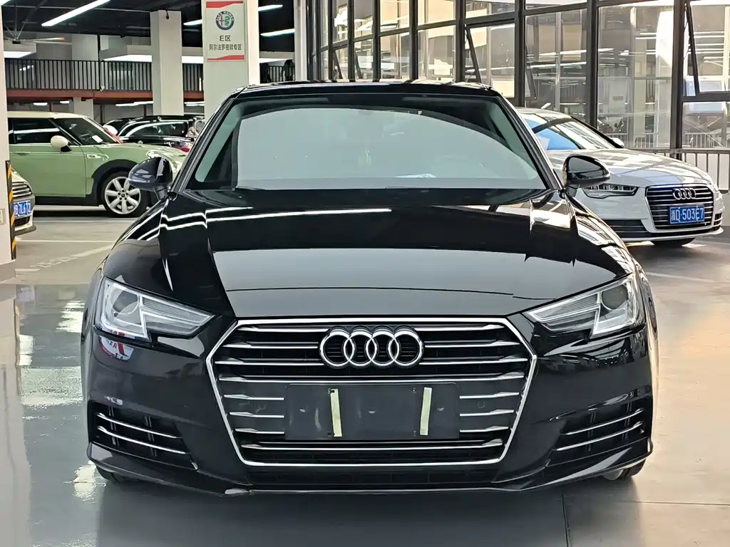 Audi A4L — фото 2