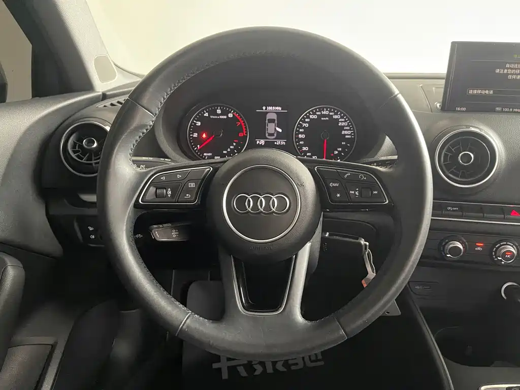 Audi A3 — фото 33