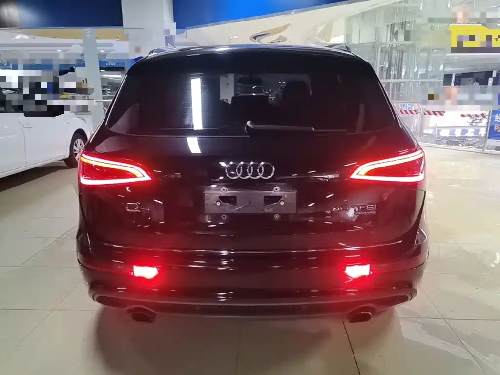 Audi Q5 — фото 6