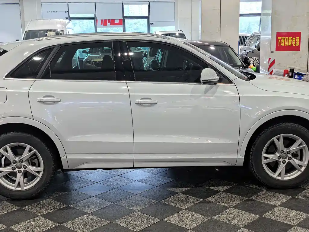 Audi Q3 — фото 5