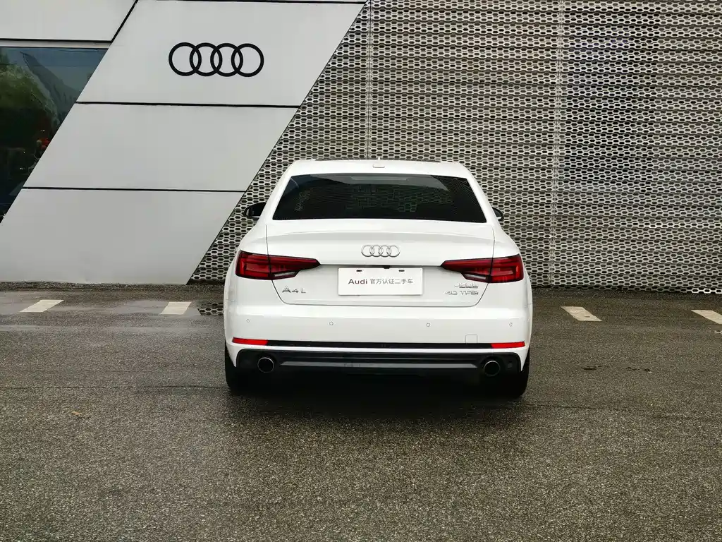 Audi A4L — фото 6