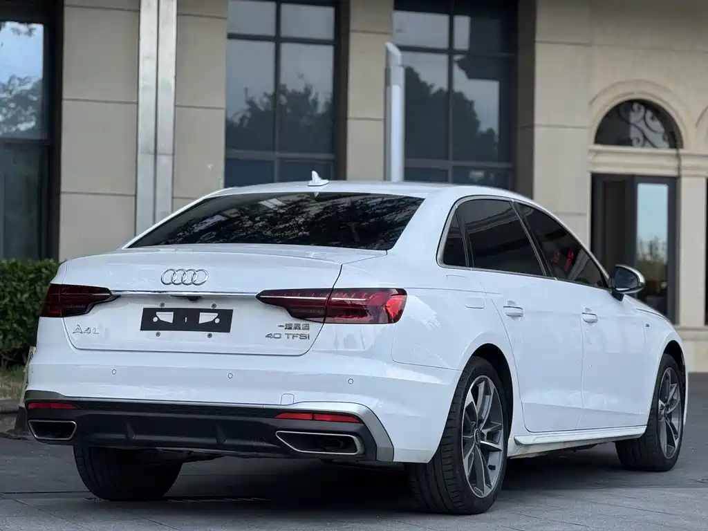 Audi A4L — фото 10