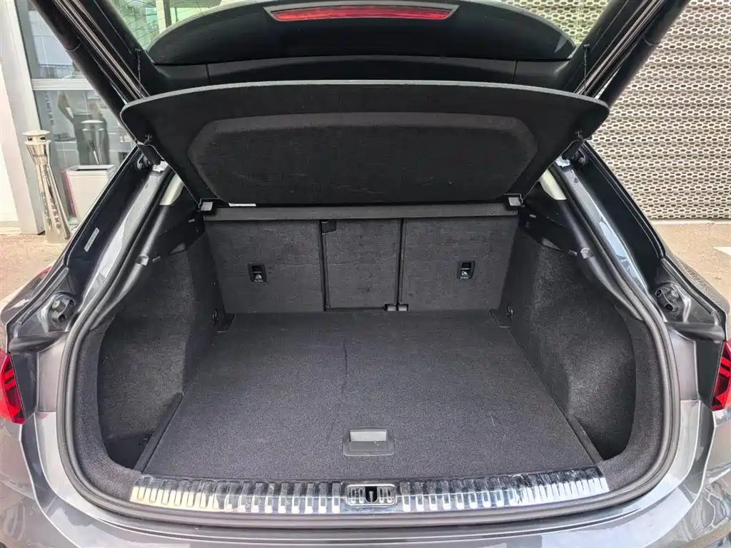 Audi Q3 Sportback — фото 15