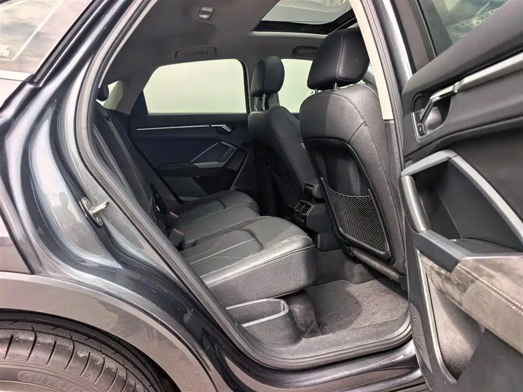 Audi Q3 Sportback — фото 19