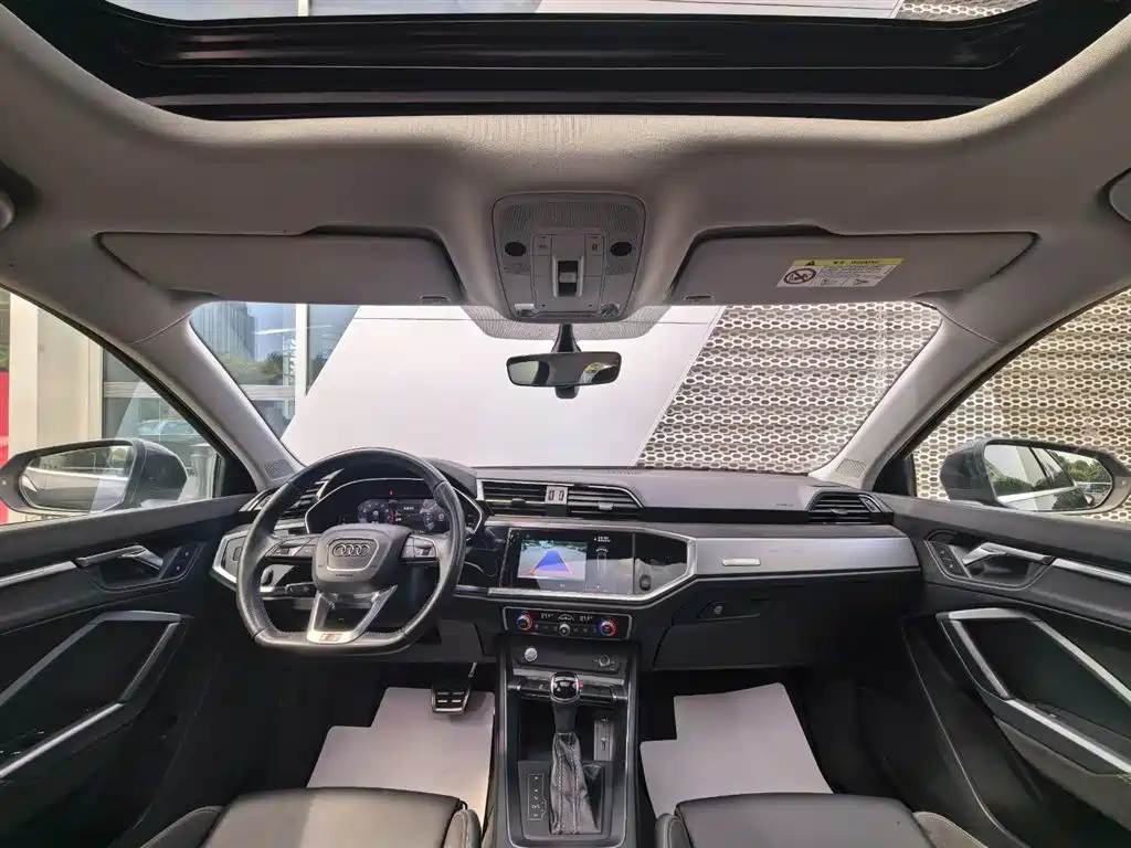 Audi Q3 Sportback — фото 21