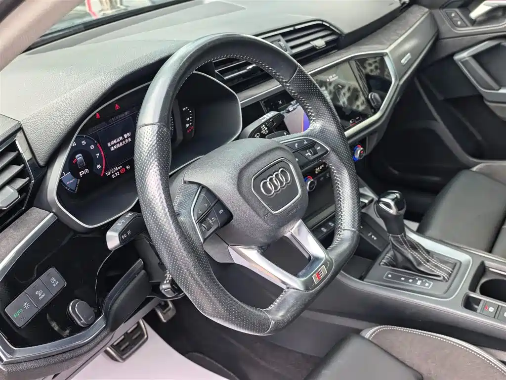 Audi Q3 Sportback — фото 10