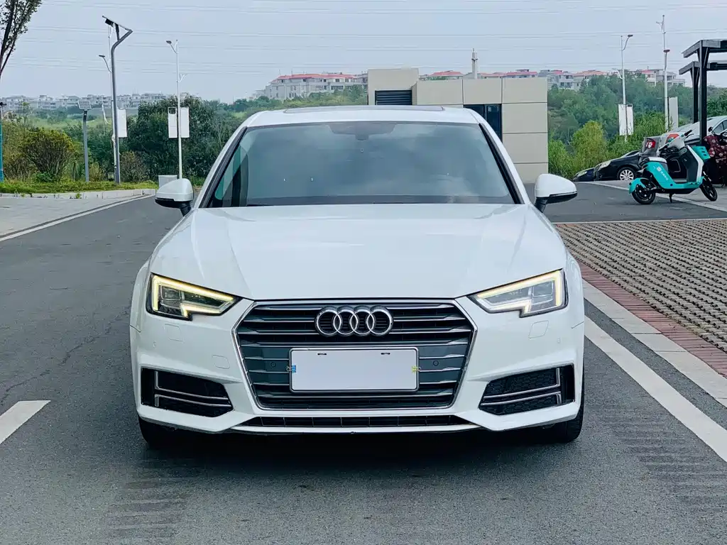 Audi A4L — фото 2