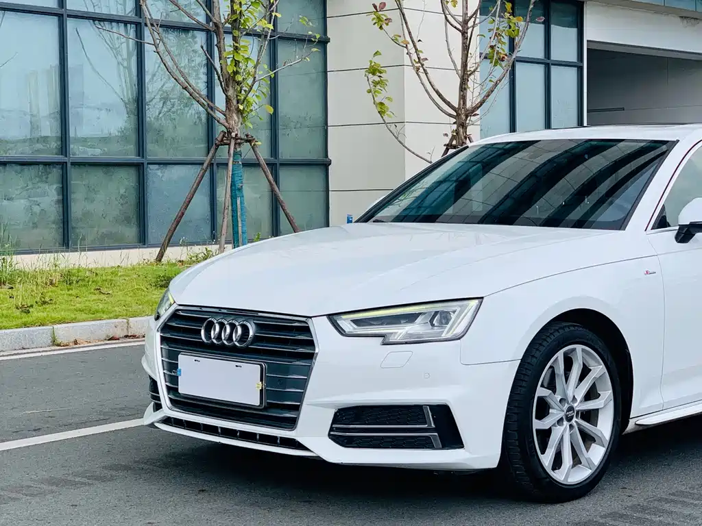 Audi A4L — фото 4