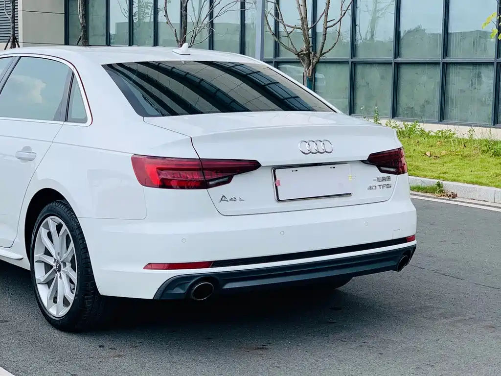 Audi A4L — фото 6