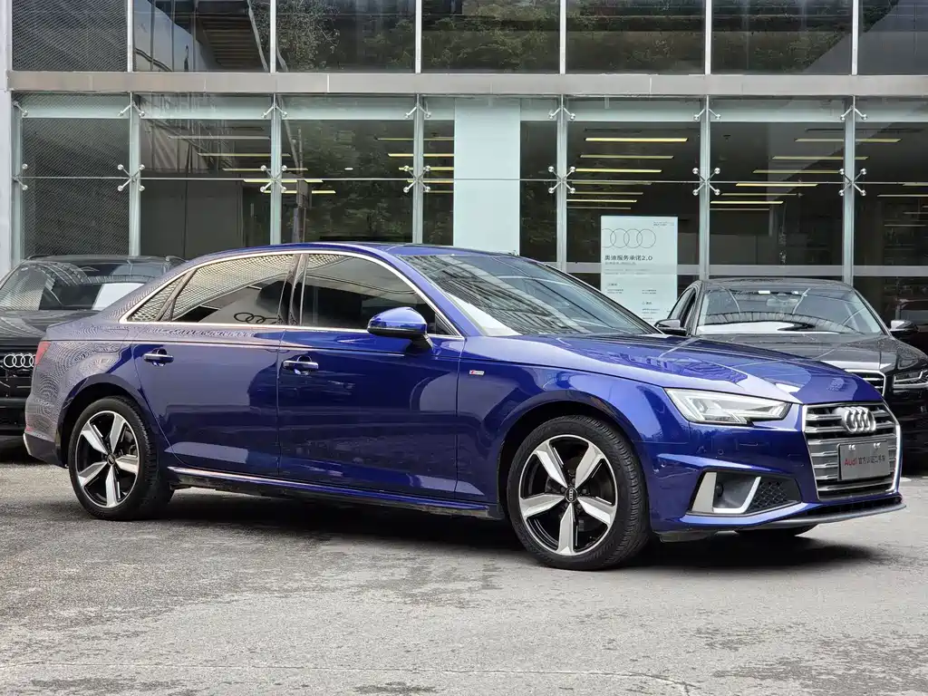 Audi A4L — фото 2