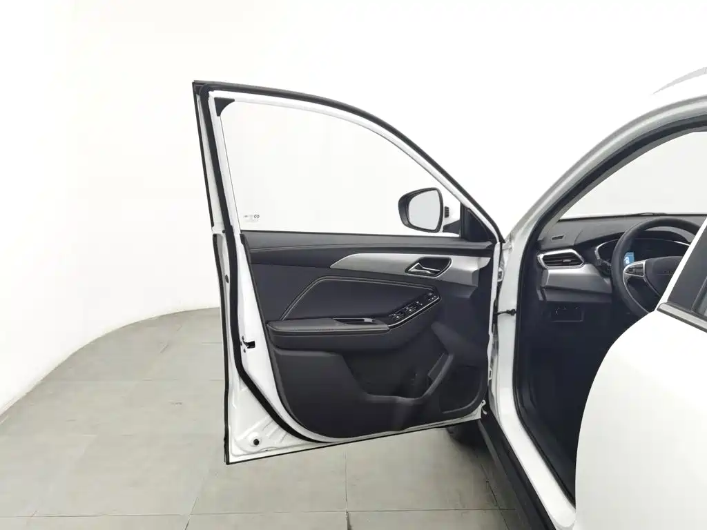 BAIC X3 — фото 8