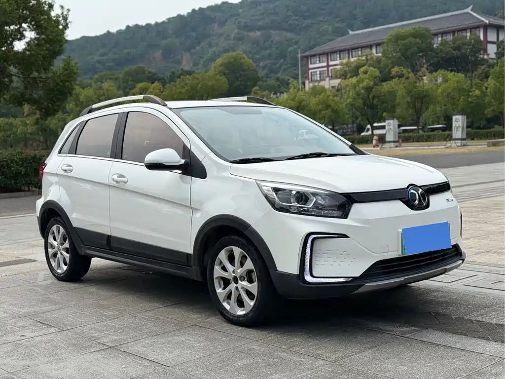BAIC New Energy EC5 — фото 2