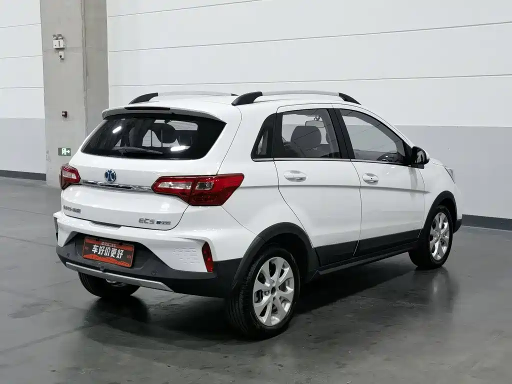 BAIC New Energy EC5 — фото 2