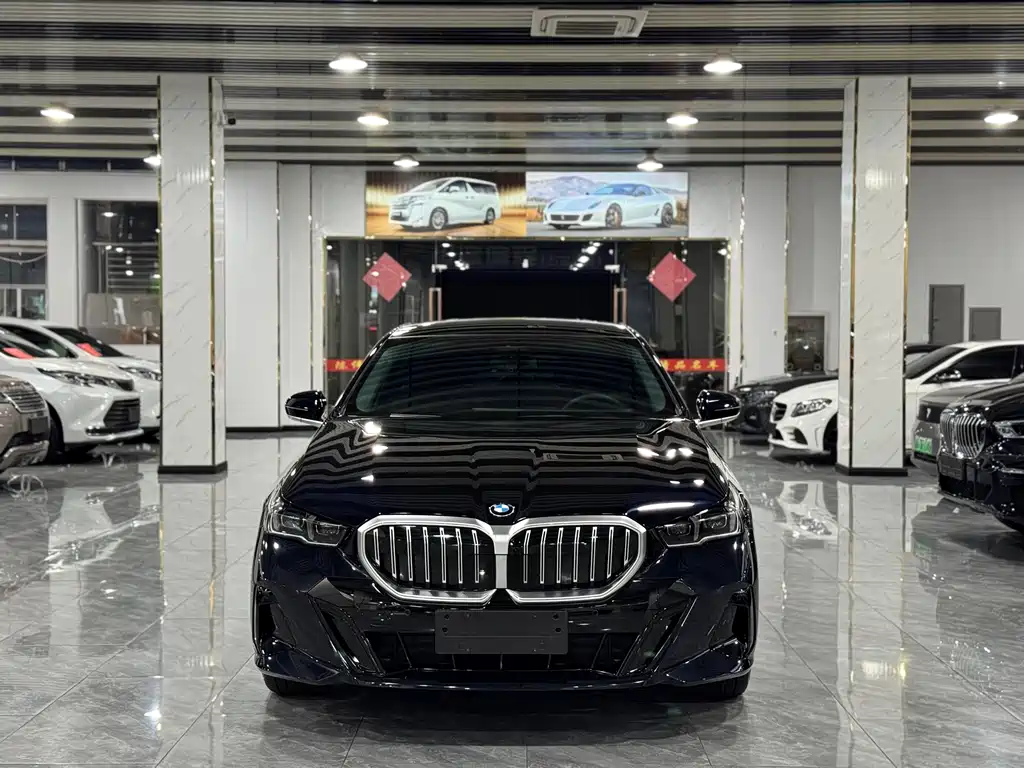 BMW 5 Series — фото 2