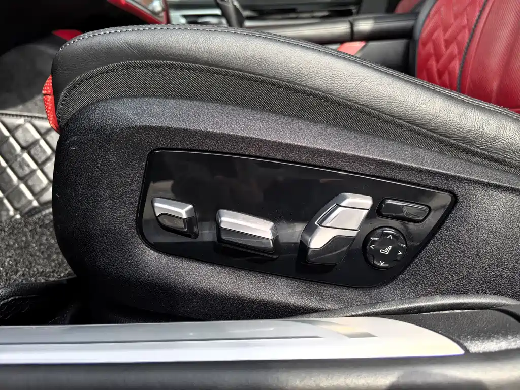 BMW 7 Series — фото 13
