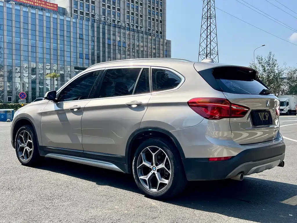 BMW X1 — фото 7