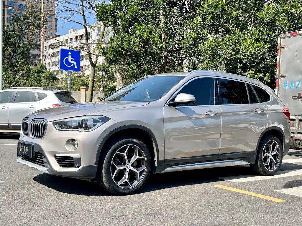 BMW X1 — фото 10