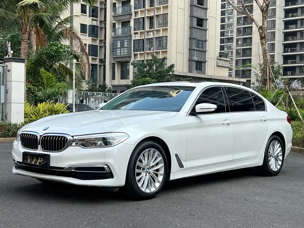 BMW 5 Series — фото 10