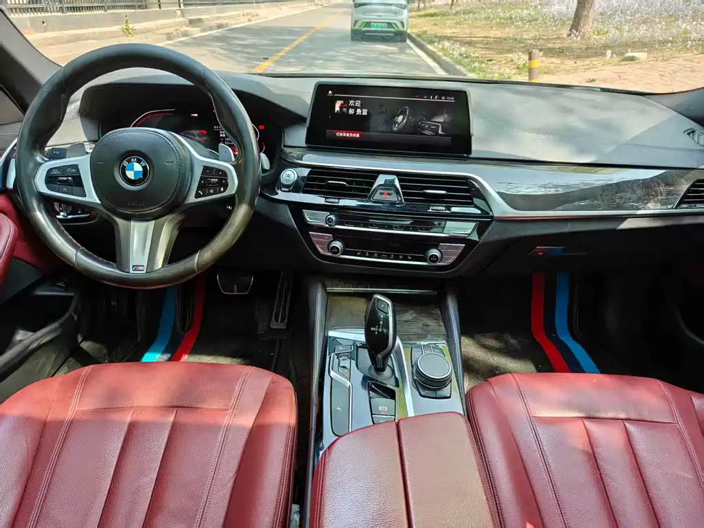 BMW 5 Series — фото 17
