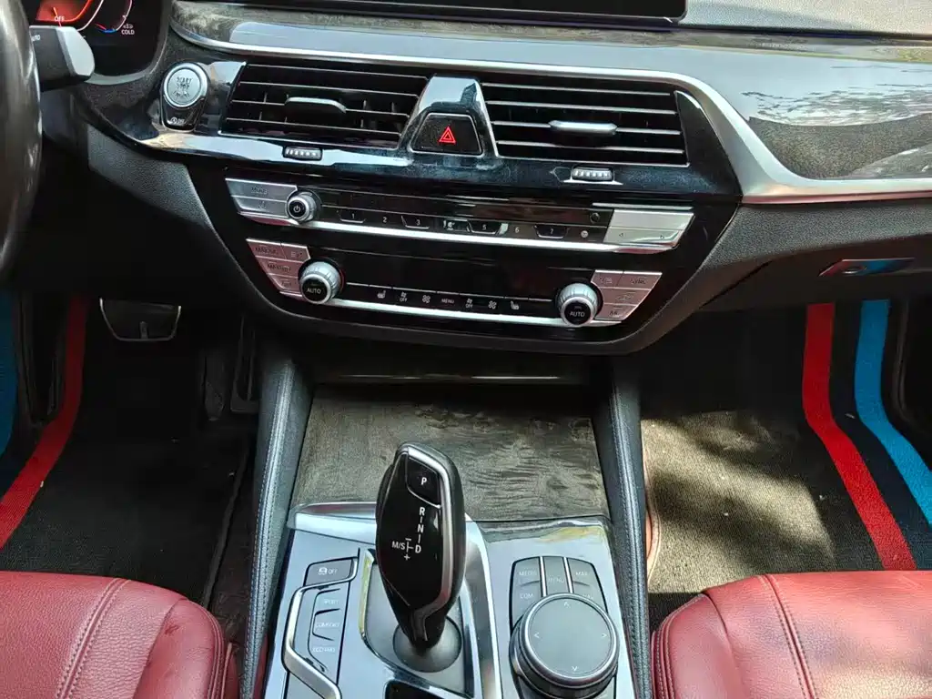 BMW 5 Series — фото 18