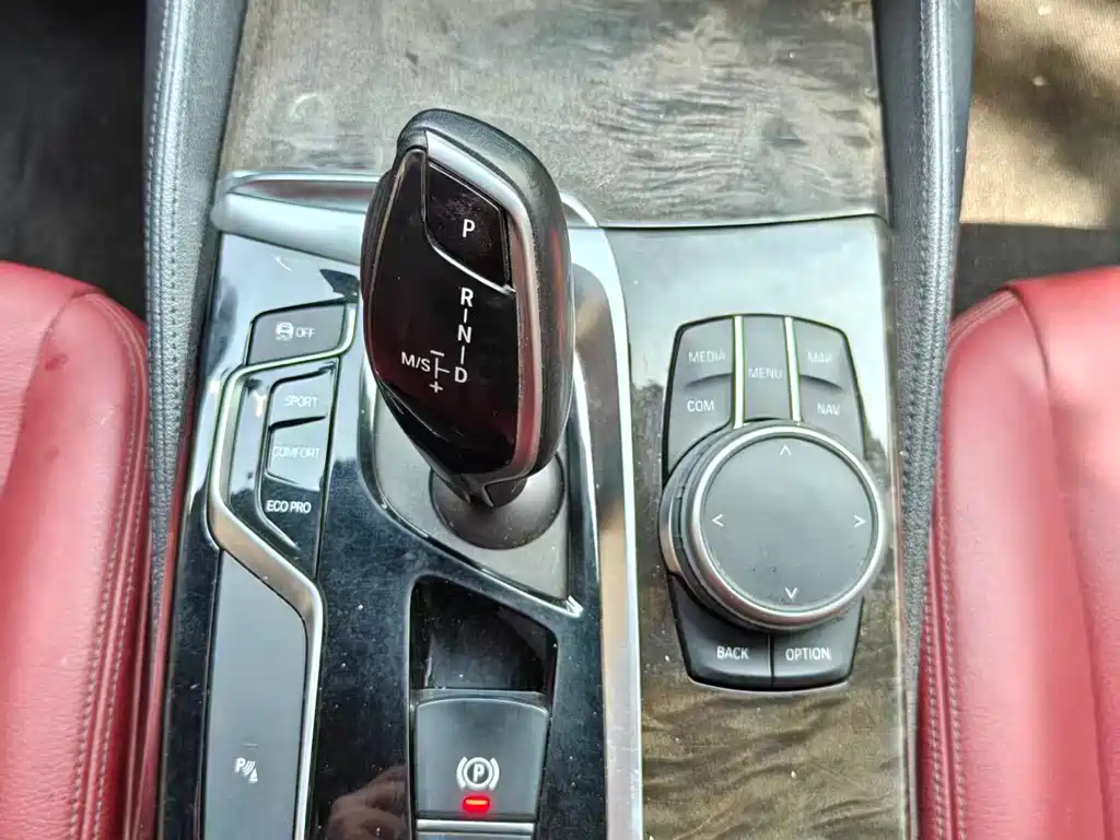 BMW 5 Series — фото 19