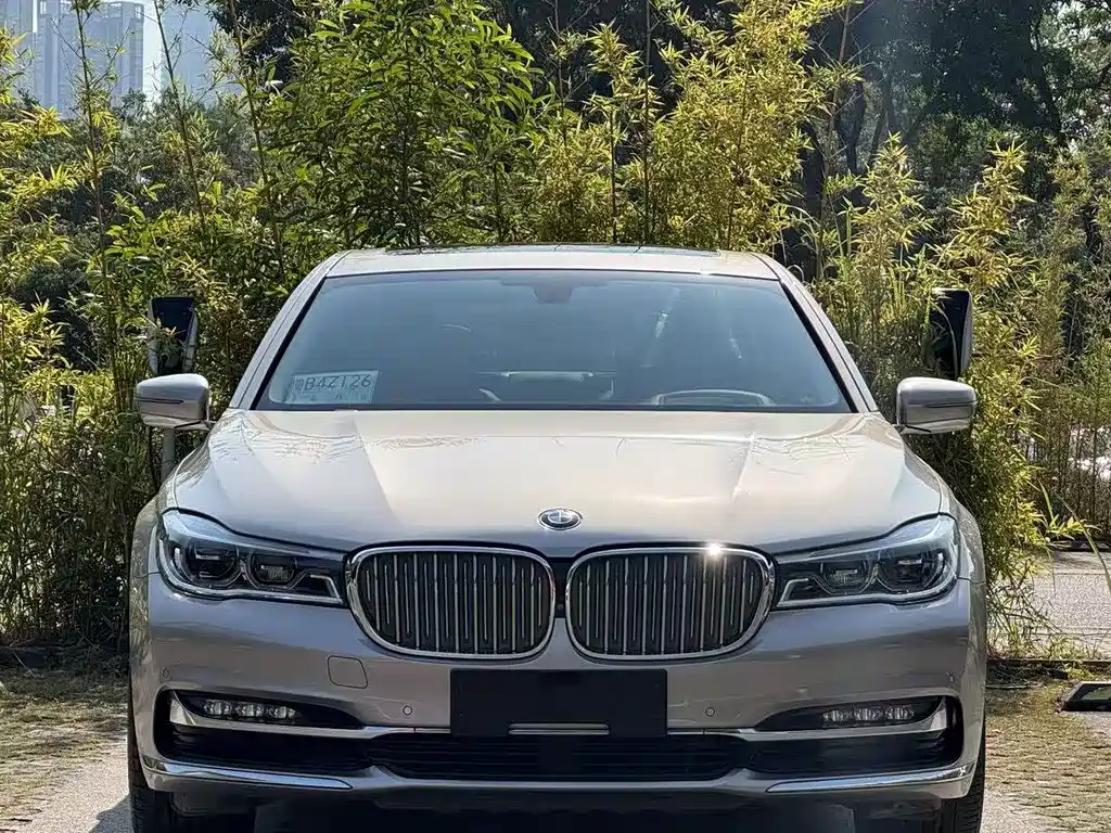 BMW 7 Series — фото 2