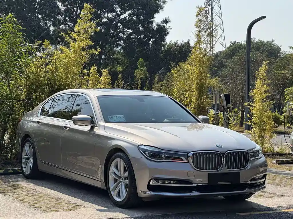 BMW 7 Series — фото 3
