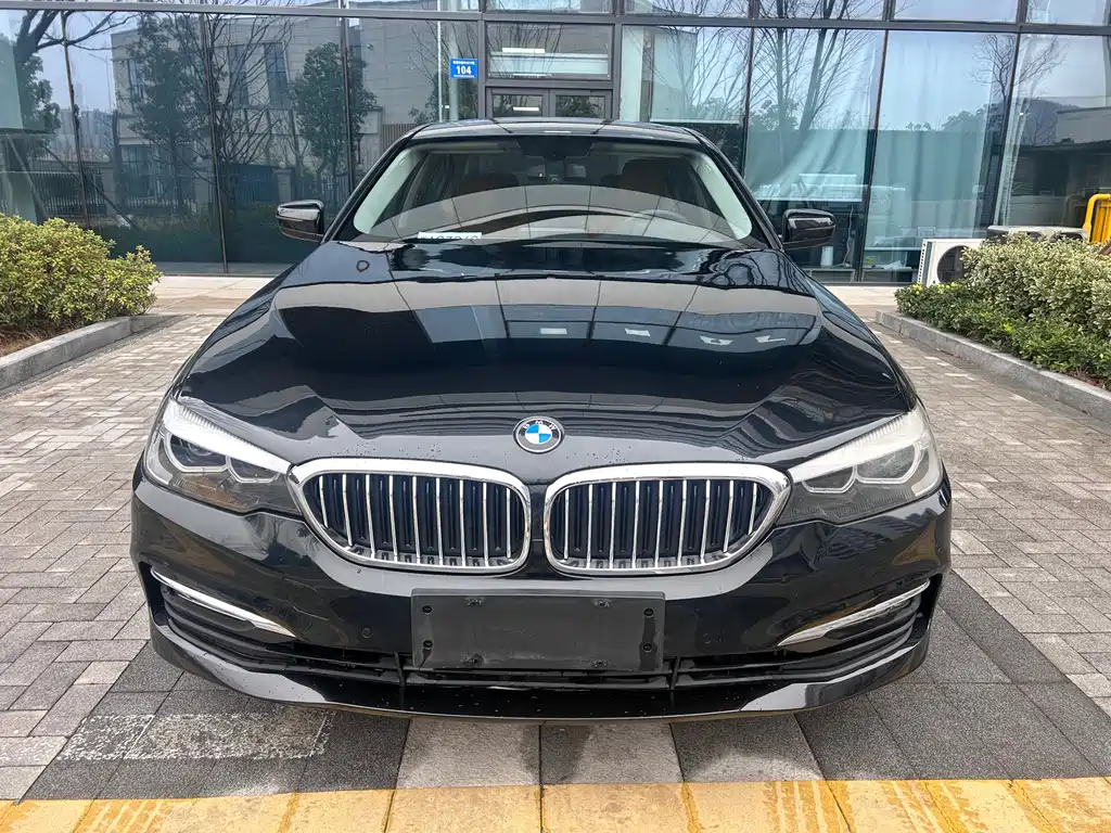 BMW 5 Series — фото 2
