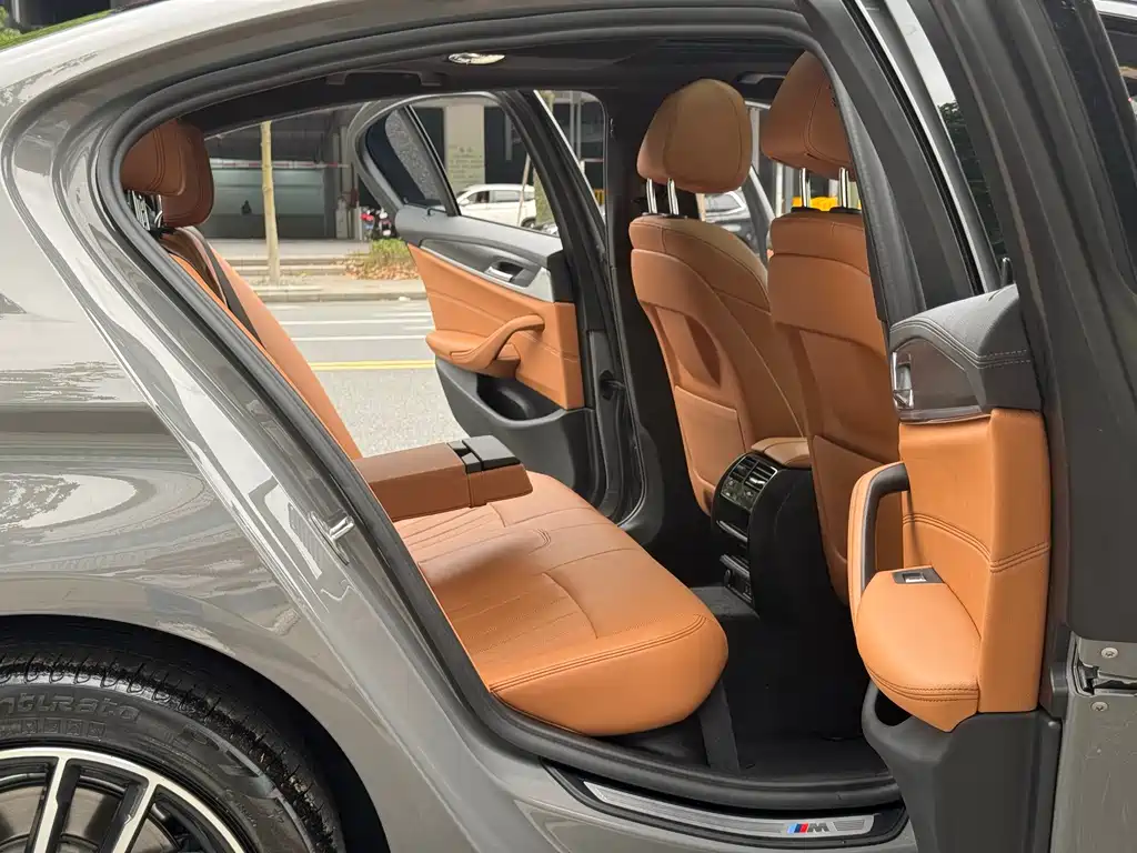 BMW 5 Series (Import) — фото 13