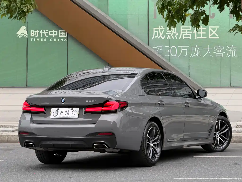 BMW 5 Series (Import) — фото 22