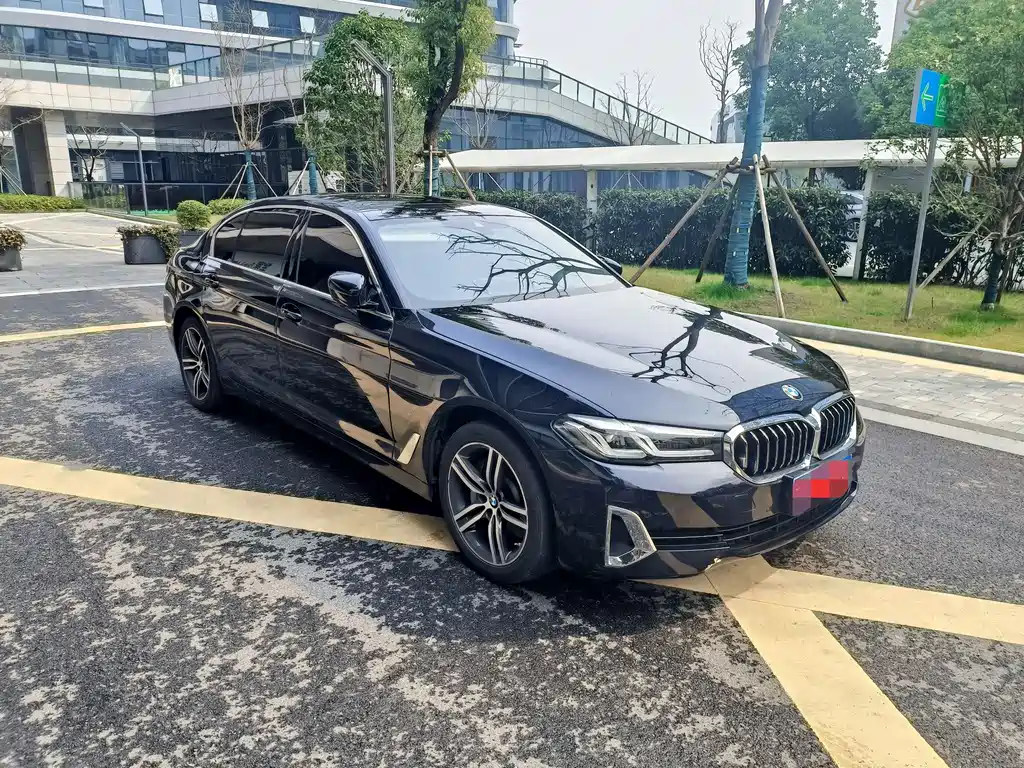 BMW 5 Series — фото 9