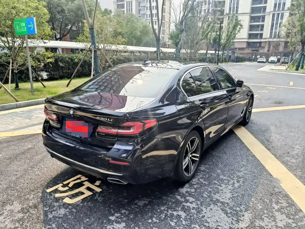 BMW 5 Series — фото 10