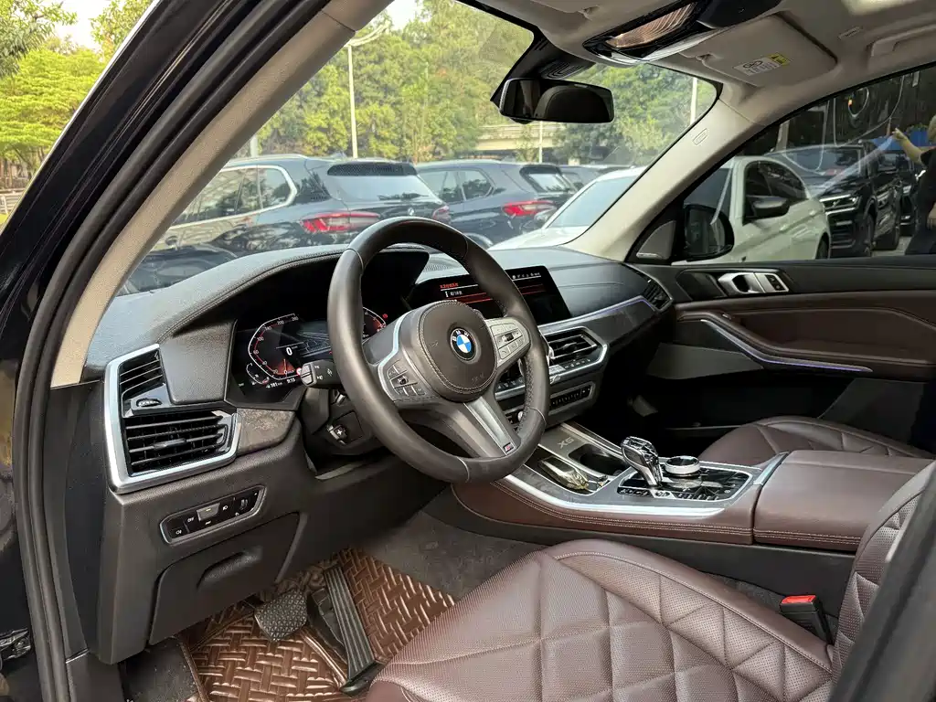 BMW X5 — фото 17