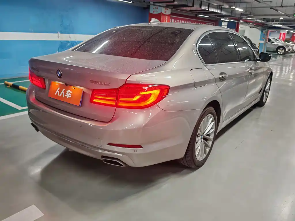 BMW 5 Series — фото 16