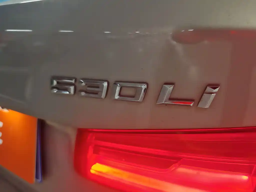 BMW 5 Series — фото 17