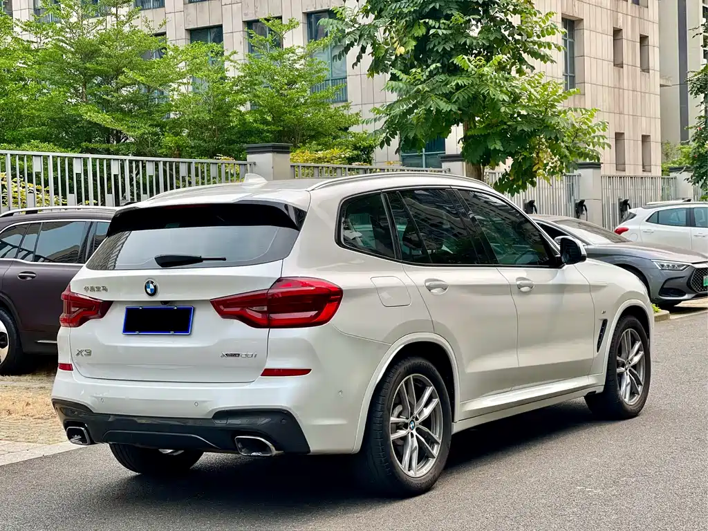 BMW X3 — фото 9