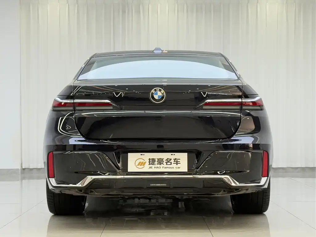 BMW 7 Series — фото 12