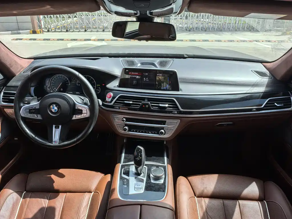 BMW 7 Series — фото 4