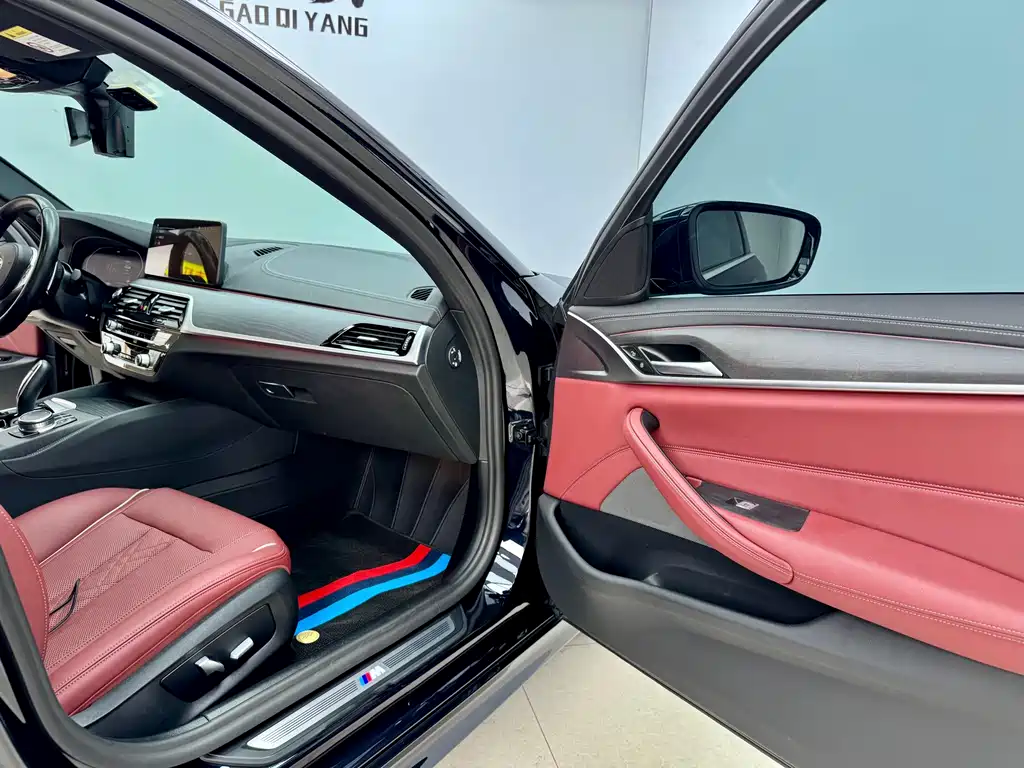 BMW 5 Series — фото 13