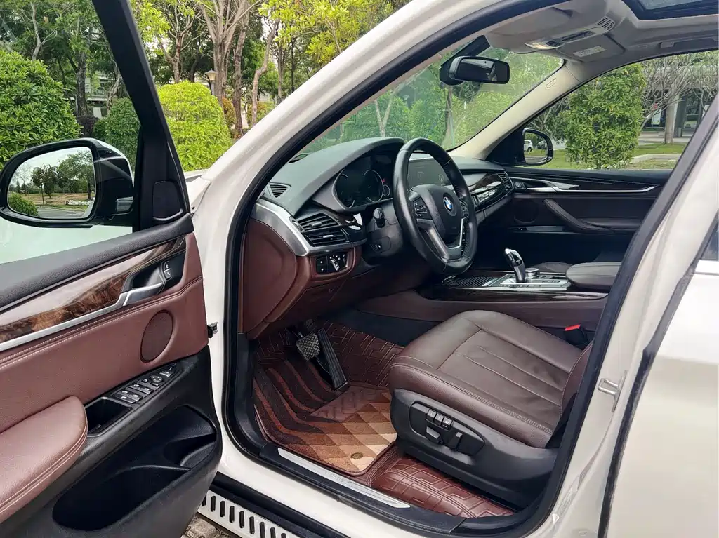 BMW X5 (Import) — фото 7