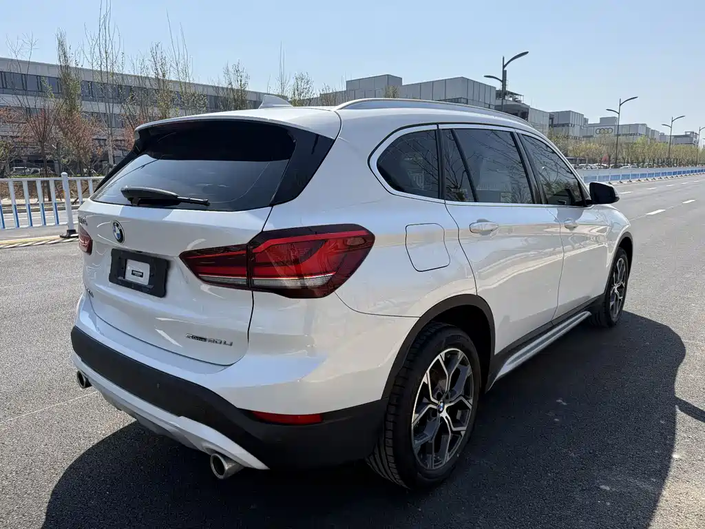 BMW X1 — фото 8