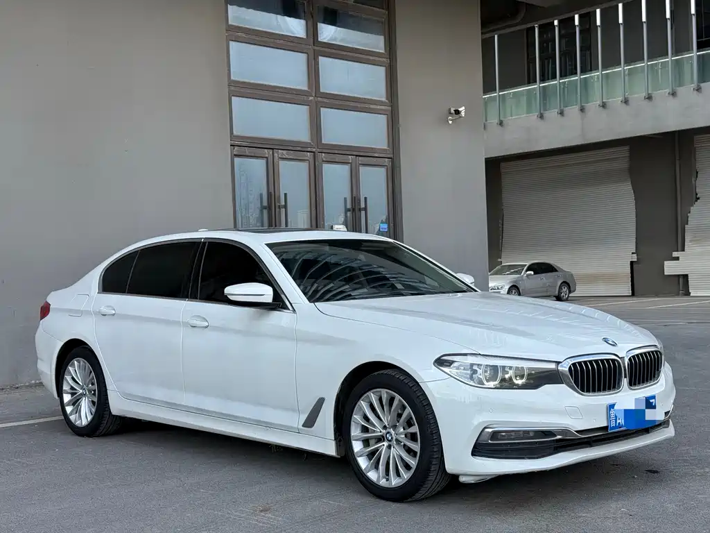 BMW 5 Series — фото 3