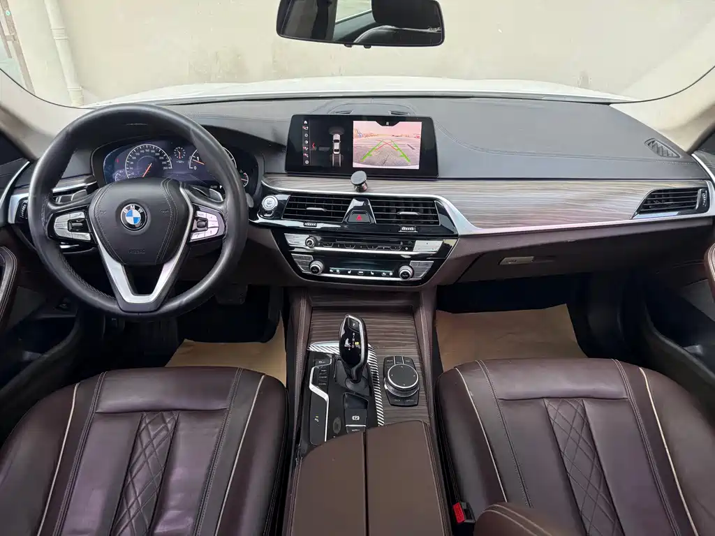 BMW 5 Series — фото 6