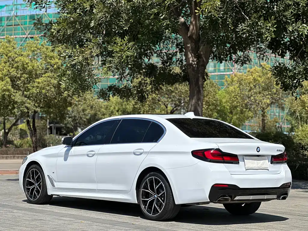 BMW 5 Series — фото 4